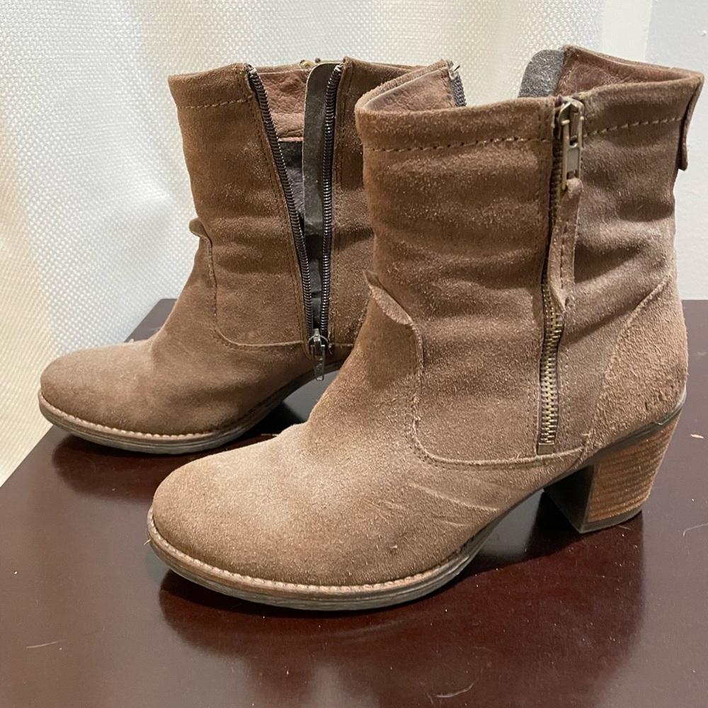 Taos Shaka 2 tan boots